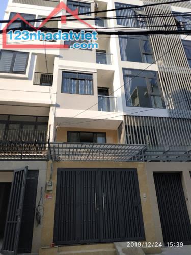 Cho nữ thuê Phòng trọ Q.Bình Thạnh, 25m2 mới đẹp, ban công, cửa sổ, hẻm 7m. Giá rẻ nhất kh