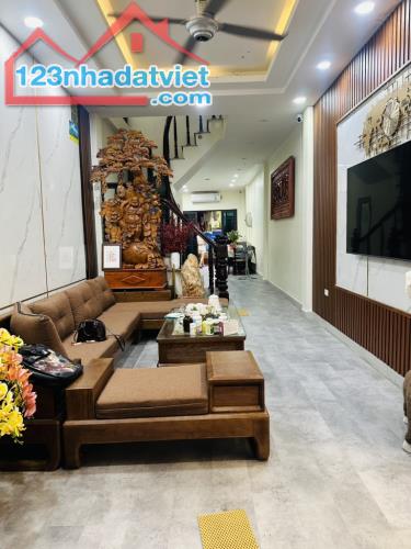 NHÀ DÂN XÂY LAI XÁ,Ô TÔ TRÁNH,PHÂN LÔ,82m2,3T,CHỈ 10,3 TỶ