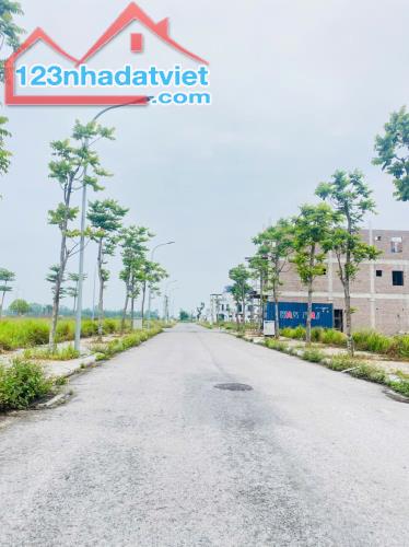Bán đất Bắc Đầm Vạc, Vĩnh Yên giá 44tr/m2. LH 0399.566.078