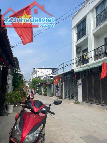 BÁN NHÀ 1 TRỆT 2 LẦU - ĐƯỜNG 8M, THẠNH XUÂN 48, Q.12 – GIÁ CHỈ 4,8 TỶ - 2