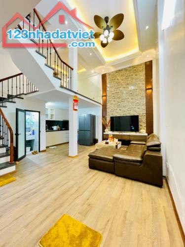 CĂN DUY NHẤT 3 TẦNG 38M2,NGÕ Ô TÔ ,THOÁNG 2 MẶT-TRUNG TÂM HAI BÀ TRƯNG SỔ ĐẸP GIÁ CHỈ 4.1 - 1