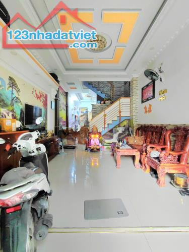 Nhà 3 tầng 4x13m, mặt tiền hẻm xe hơi 6m, 1806 Huỳnh Tấn Phát sát chợ Phú Xuân chỉ 5.9 tỷ - 2