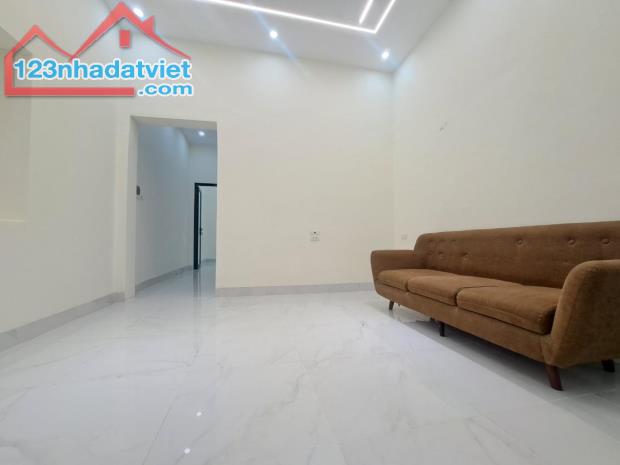 TẶNG NHÀ 2 TẦNG 50m2, LÔ GÓC - GẦN PHỐ, ĐƯỜNG 18M MỖ LAO, 8.6 tỷ