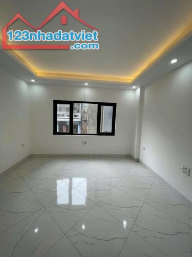 SỐC – NHÀ ĐẸP TRUNG TÂM KHÂM THIÊN – 34M² x 4 TẦNG – NGÕ NÔNG – GIÁ CHỈ 5.5 TỶ - 1