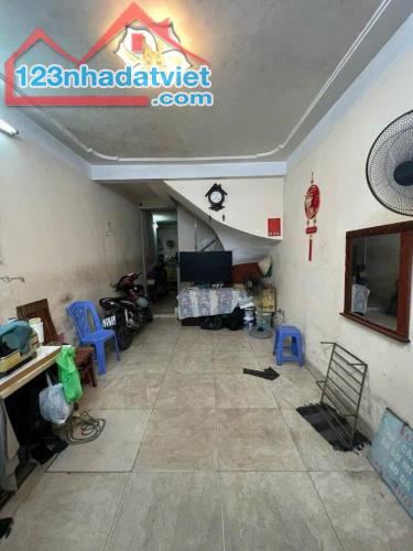 Chỉ 168tr/m2 nhà đường Láng 5m ra phố sát Ngã Tư Sở 5T 50m2 nở hậu ngõ thông đầu tư KD tốt