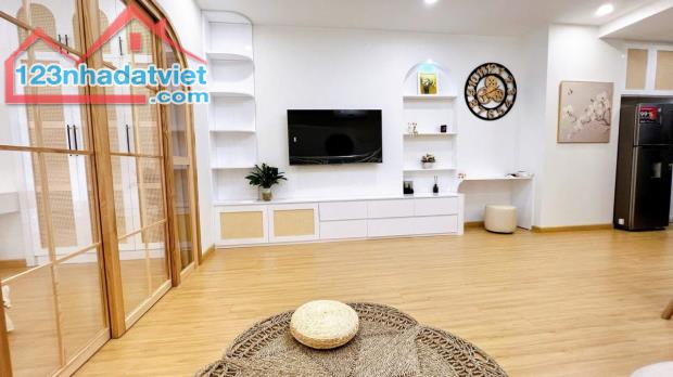 SIÊU PHẨM EM GÁI PHỐ HUẾ_HAI BÀ TRƯNG_TIẾP GIÁP HOÀN KIẾM