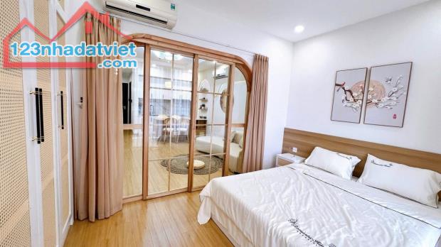 SIÊU PHẨM EM GÁI PHỐ HUẾ_HAI BÀ TRƯNG_TIẾP GIÁP HOÀN KIẾM - 2
