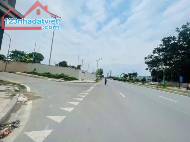 bán mảnh đất Long Biên, 180m, mặt tiền 8m, vỉa hè, 2 container tránh nhau, full thổ cư - 2