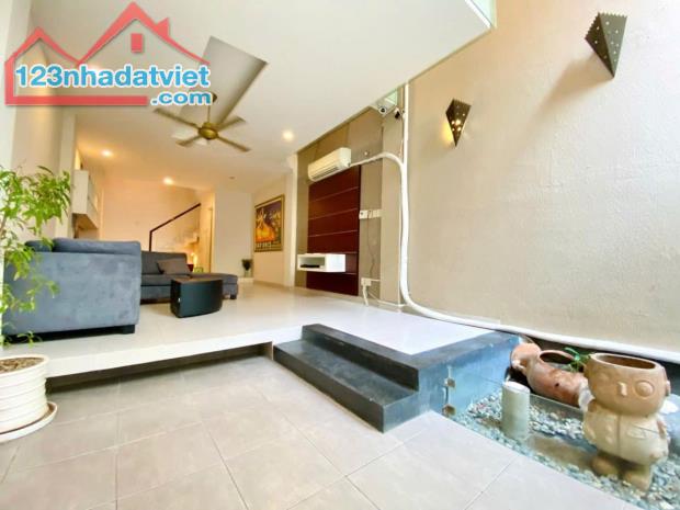 Bán nhà Lê Lai-ngay cv 23/9+Metro-ngang 4.2m-5PN-giá tốt