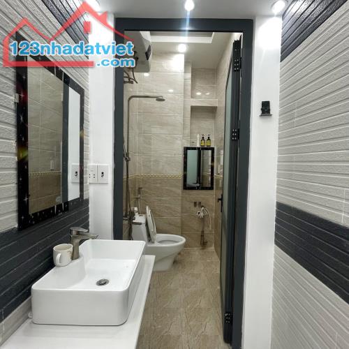 Chỉ 4.39 tỷ giao chìa khóa nhà 4 tầng đẹp 4x17m, Trần Văn Mười. - 2
