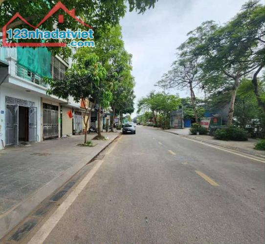 Lô góc vỉa hè xây  BT liền kề tuyệt đỉnh  Việt Hưng - 15,6 tỷ.