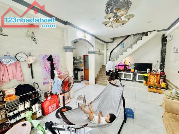 Bán nhà 1 sẹc Lý Thường Kiệt 30m2 hẻm 2,5m – Giá 4,15 Tỷ tl. - 1