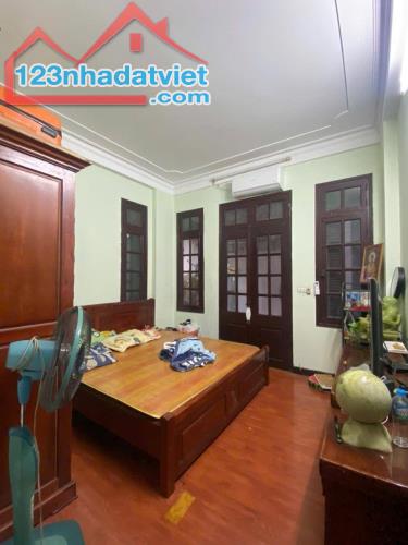 Bán nhà Dương Quảng Hàm, Cầu Giấy 42m2 x 5 tầng, giá 8,1 tỷ, cực gần phố - 3