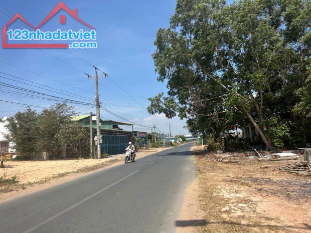 Nhà Mặt tiền Đường Nhựa Mai Thúc Loan 144m2 Gần Biển Giá Rẻ 2,5 Tỷ - 4