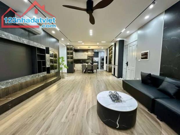 Bán chung cư CT6 Văn Khê, Hà Đông. 160m2, 4 PN. 6.9 tỷ