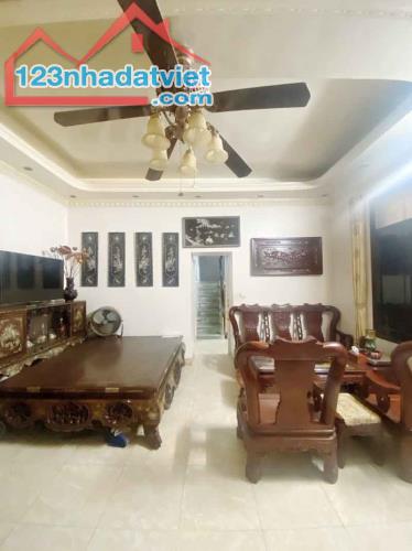 Bán nhà Thuỵ Khuê, Tây Hồ, gần ôtô, 71mx2t, 10 tỷ, 0985696268