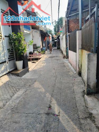 HƠN 2 TỶ CÓ NHÀ 3 TẦNG 6PN HẺM 3 GÁC THÔNG - CVPM QUANG TRUNG- TÂN CHÁNH HIỆP- QUẬN 12 - 1
