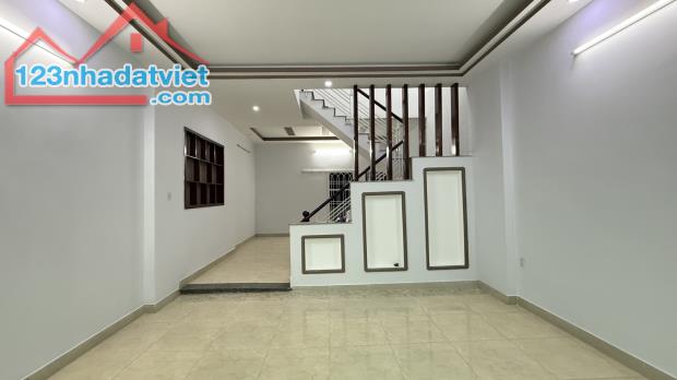 GIÁ RẺ, Bán nhà chợ Phạm Văn Bạch, 60m2 Ngang 5m, 4.75tỷ TL 0964364745