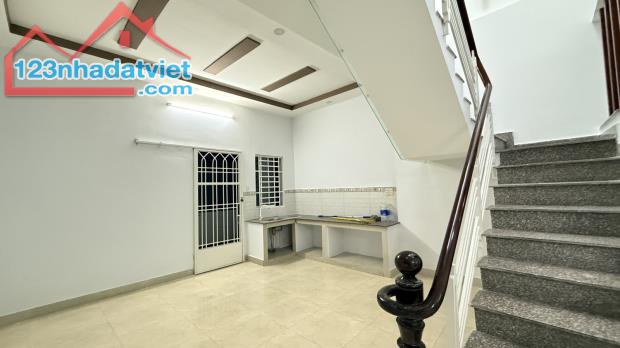 GIÁ RẺ, Bán nhà chợ Phạm Văn Bạch, 60m2 Ngang 5m, 4.75tỷ TL 0964364745 - 1