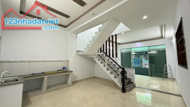 GIÁ RẺ, Bán nhà chợ Phạm Văn Bạch, 60m2 Ngang 5m, 4.75tỷ TL 0964364745 - 2