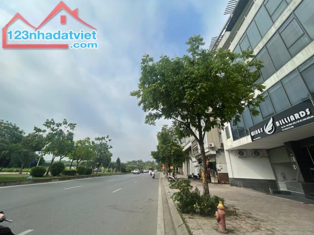 CỰC HIẾM : HOA KHÔI HỒNG TIẾN , 45m2, 7 TẦNG THANG MÁY, VIEW HỒ SÂN BAY, FULL NỘI THẤT CAO