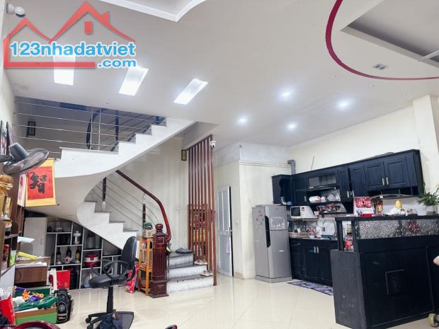 SIÊU HIẾM NGÔ GIA TỰ, ĐỨC GIANG, 48m2 X 4 TẦNG, DÂN XÂY, NGÕ THÔNG, GẦN PHỐ, AN SINH ĐỈNH - 3