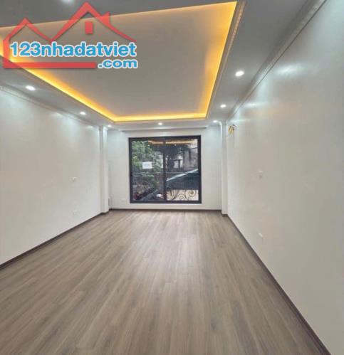 MINH KHAI - 50m2/5 tầng - 2 mặt thoáng - mặt tiền 5.5m - nhỉnh 10 tỷ - 2