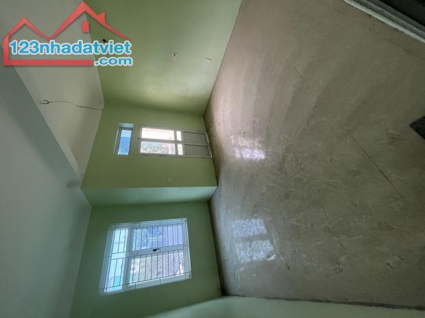Bán 🏠3 tầng đường 2🚘 tránh giá chỉ 2tỷ7 - 3