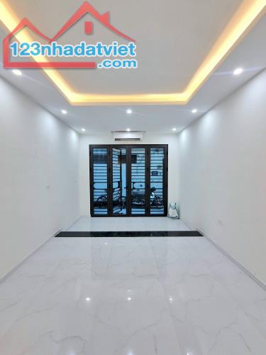 BÁN NHÀ QUỲNH LÔI, HAI BÀ TRƯNG, NHÀ ĐẸP VỀ Ở NGAY, CHỦ THIỆN CHÍ, XUNG QUANH TIỆN ÍCH BẠT