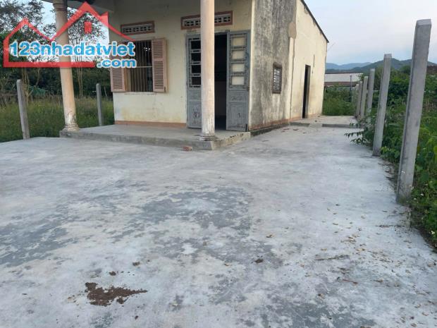 Nhà tại Diên Khánh chỉ 650tr DT 186m2 ngang 7,6 m! đường oto - gần tiện ích, sổ đỏ riêng