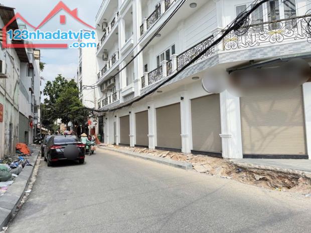 Bán nhà Phường 13 Tân Bình, Hoàng Hoa Thám, đường 8m, cho thuê 25tr, giá 11.2 tỷ