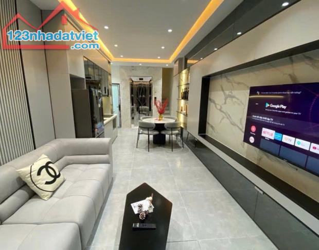 NHÀ ĐẸP THANG MÁY - FULL NỘI THẤT BÀN GIAO. Giá Bán : 8.9 TỶ
