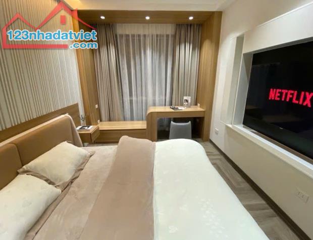 NHÀ ĐẸP THANG MÁY - FULL NỘI THẤT BÀN GIAO. Giá Bán : 8.9 TỶ - 3