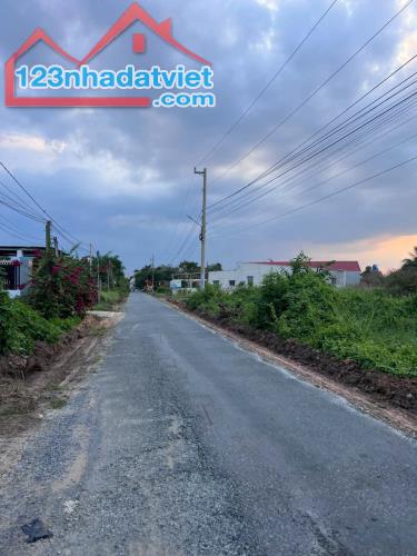 BÁN ĐẤT MẶT TIỀN NHỰA ĐƯỜNG ÚT AN,195M2 FULL THỔ CƯ GIÁ 1TỶ650