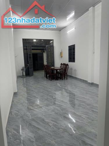 Quận 12 Bán nhà mặt đường 78m2, HXH giá nhỉnh 4ty