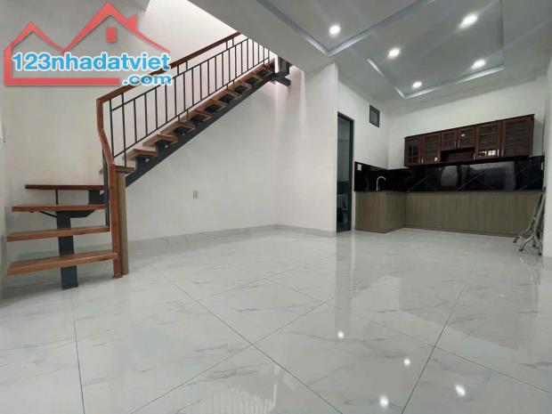 BÁN NHÀ TRUNG TÂM NHA TRANG HẺM 2 THÁNG 4 VẠN THẠNH - 5