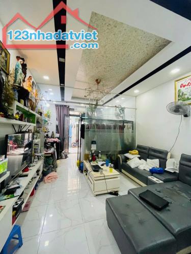 Bán nhà Hẻm Hoàng Hoa Thám, giao Nguyễn Thượng Hiền, 4x20m, 4 Tầng, 5PN, 9.5 tỷ.