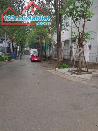 CL1A.9 Man Bồi - Gốc Găng Ba La 50 ĐẤT 4 10.8 tỷ Hà Đông Hà Nội

🎉 CHÍNH CHỦ BÁN LÔ