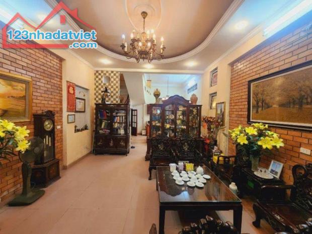 Nhà phố Chùa Láng – Ngõ nông – Ô tô – Kinh doanh – 2 thoáng – 50m2 – 4 tầng – 15.5 tỷ