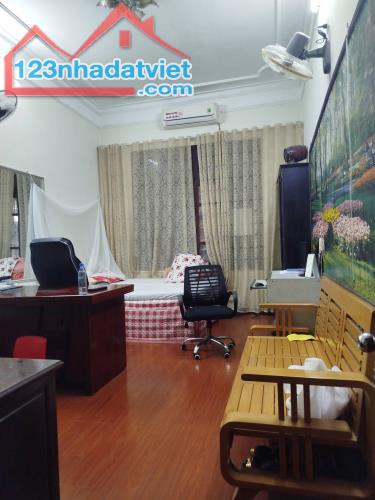 BÁN NHÀ NGUYỄN VĂN CỪ, LONG BIÊN, SIÊU HIẾM, Ô TÔ VÀO SÂN, CÁCH HỒ GƯƠM 15 PHÚT DI CHUYỂN, - 1