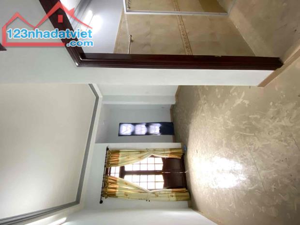 79. BÁN NHÀ 4 TẦNG – VỊ TRÍ VIP NHẤT TRUNG TÂM – MẶT TIỀN NGUYỄN HOÀNG - CHỈ NHỈNH 11 TỶ - 2