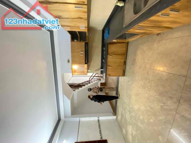 79. BÁN NHÀ 4 TẦNG – VỊ TRÍ VIP NHẤT TRUNG TÂM – MẶT TIỀN NGUYỄN HOÀNG - CHỈ NHỈNH 11 TỶ - 3