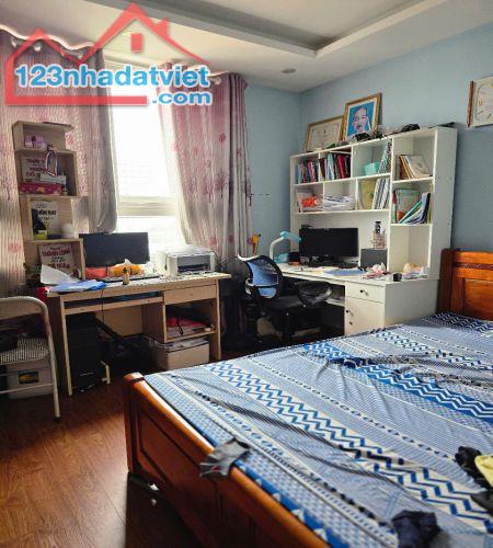 Chính chủ cho thuê căn hộ 105m² - căn góc, 3PN, thoáng mát Tòa CT3, gần Goldmark City - 3