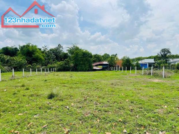 HÀNG HIẾM GIÁ TỐT - BÁN NGAY LÔ ĐẤT MT ĐƯỜNG 177M2 PHƯỚC THẠNH, SHR 620TR