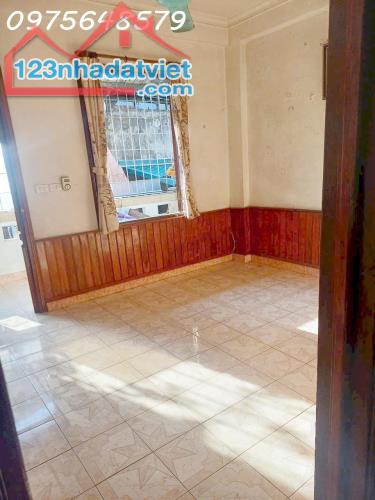 Bán căn hộ tập thể ngõ Thịnh Hào 120m 3 ngủ Ở sướng giá mềm - 1