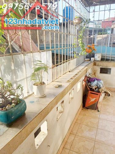 Bán căn hộ tập thể ngõ Thịnh Hào 120m 3 ngủ Ở sướng giá mềm - 2