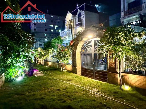 BÁN BIỆT THỰ VƯỜN + NGHỈ DƯỠNG, P. LINH TRUNG, 2MT, KIẾN TRÚC ĐẸP NHẤT KHU VỰC - 1
