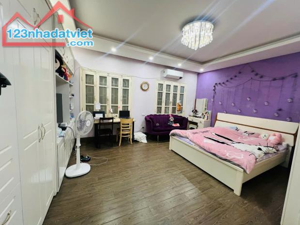 BÁN NHÀ 5 TẦNG PHỐ ĐỘI CẤN, 42M GIÁ NHỈNH 8 TỶ, AN SINH TUYỆT VỜI