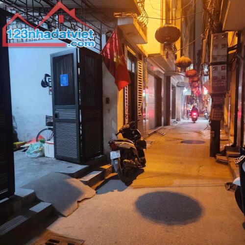 Bán Nhà Chính Chủ 3 Tầng – Khương Trung – Gần Hồ – Ô TÔ qua nhà – DT 75m² – Giá 12.5 Tỷ - 2