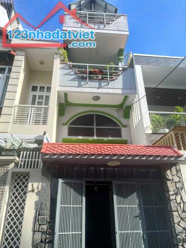 🌺 Bán nhà 3 tầng hẻm 6m đường Lê Hồng Phong, phường Tân Tiến, TP Nha Trang. Giá 4 tỷ 6